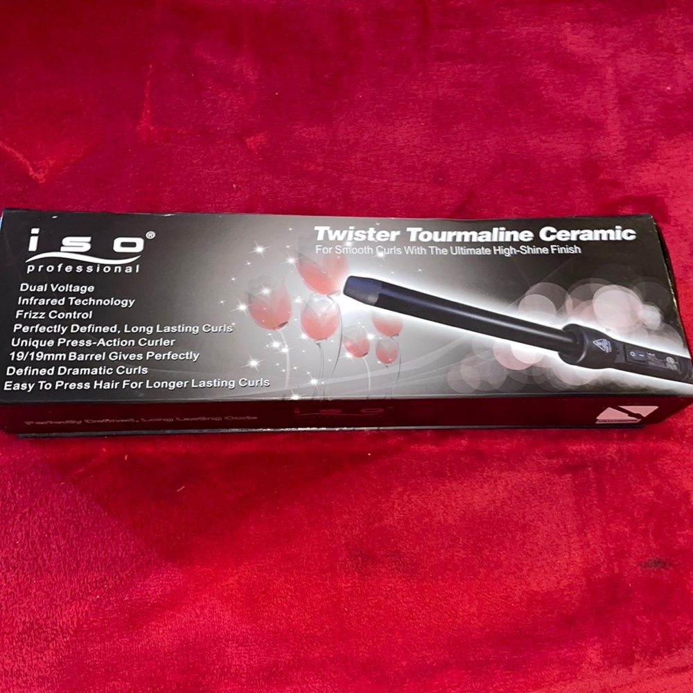 New black curling wand never used
